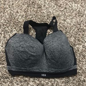 Victoria’s Secret sports bra size 34ddd